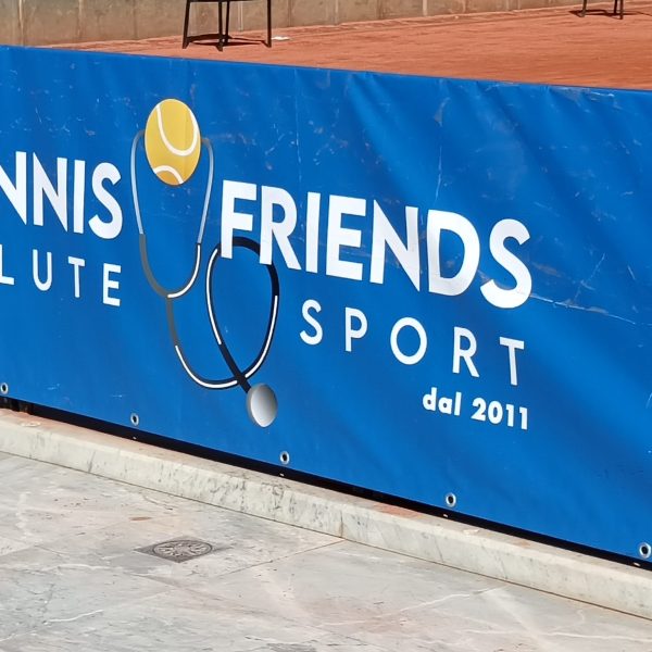 L'Associazione Sanitas et Cura ha partecipato all'evento TENNIS and FRIENDS, tenutosi il 13-14 ottobre al Foro Italico di Roma, dove erano presenti tutte le ASL e Aziende Ospedaliere di Roma e provincia.